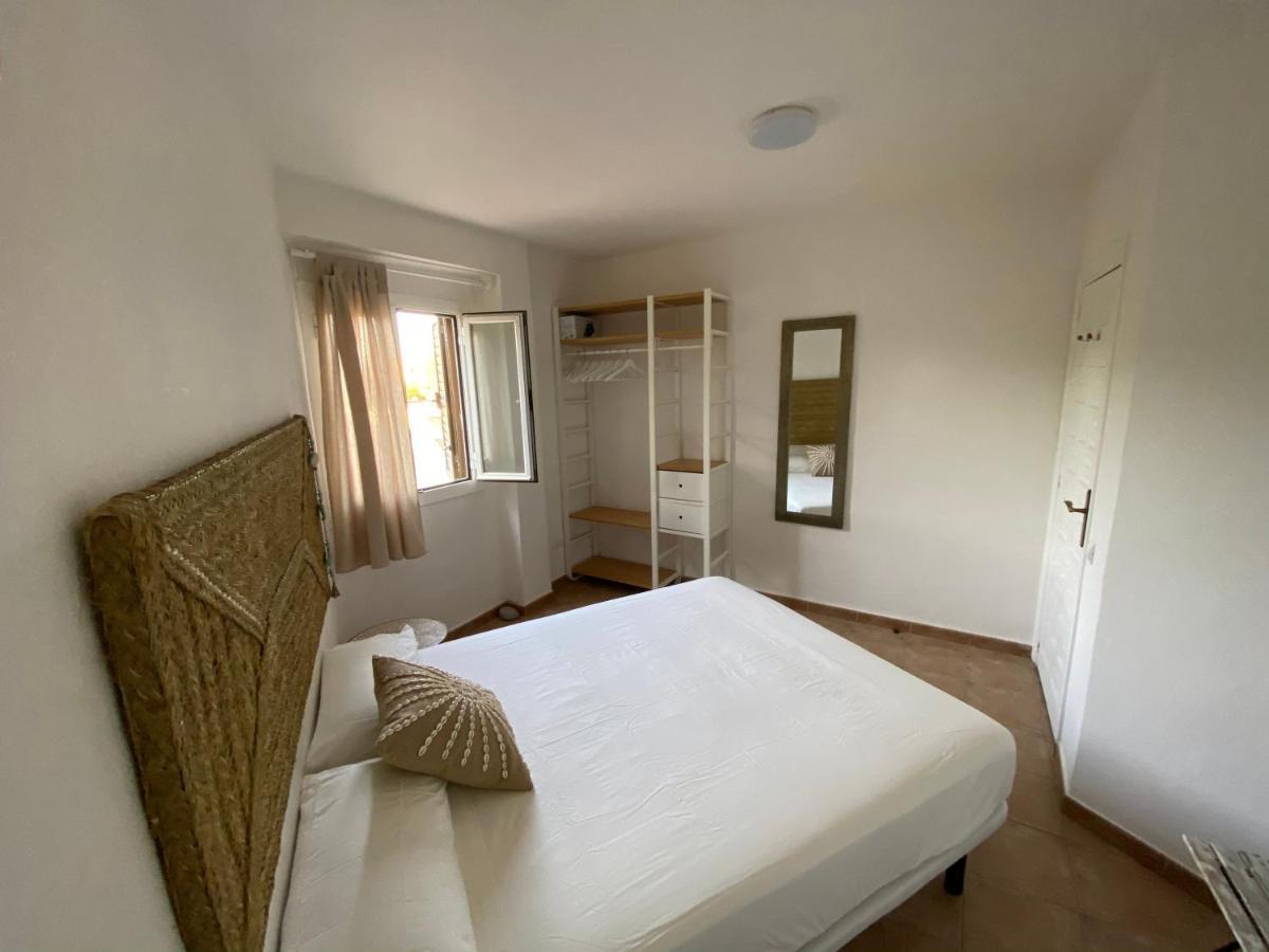 Bella Paula Apartment Es Pujols Ngoại thất bức ảnh